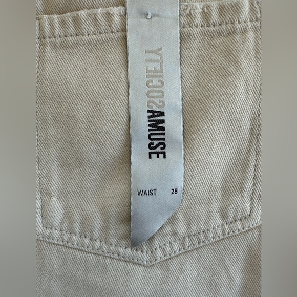 NWT Amuse Society Cut-Off Denim Shorts in Ivory - Picture 5 of 5